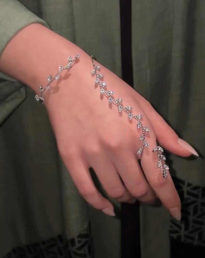 Cubic Zirconia Leaf-Shaped Hand Chain Bracelet