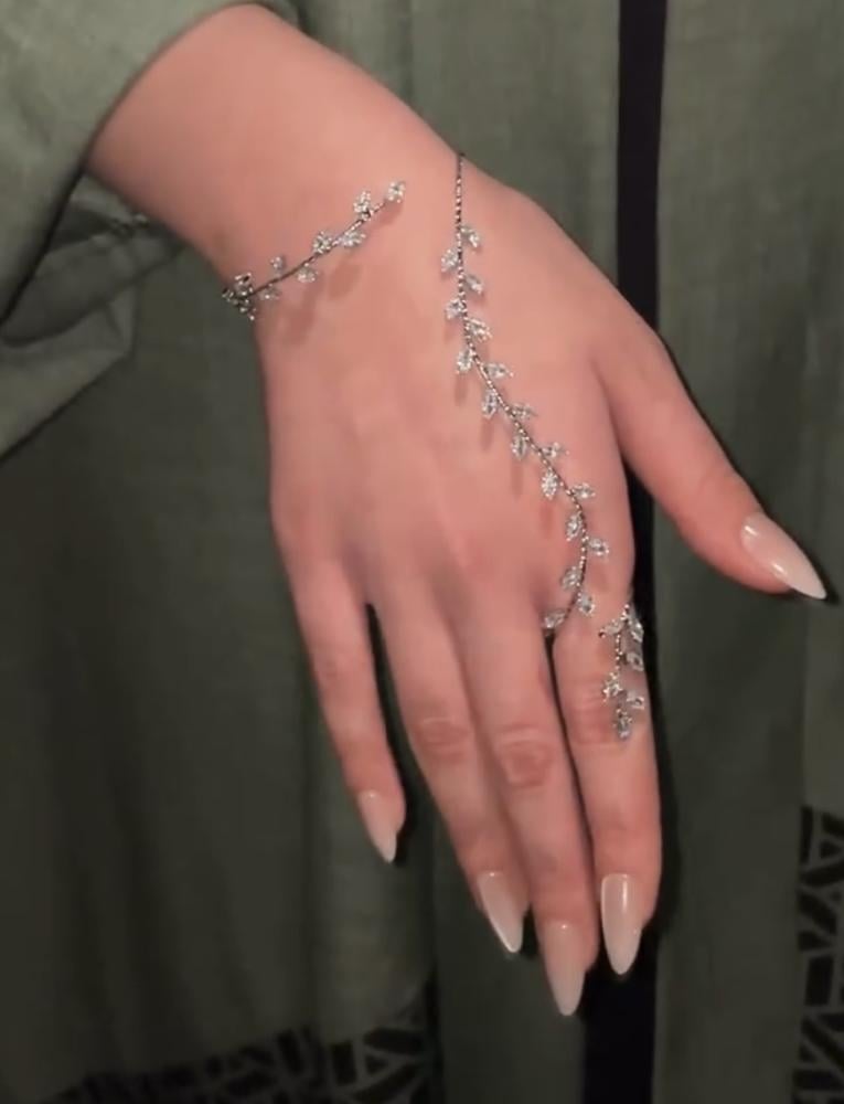 Cubic Zirconia Leaf-Shaped Hand Chain Bracelet
